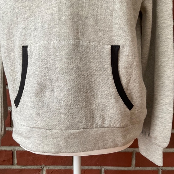 Lucky Brand Sweatshirt Pullover Cotton Grey Hoodie Size XS NWT - Picture 3 of 13